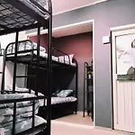 Nonstop Guesthouse In Hongdae